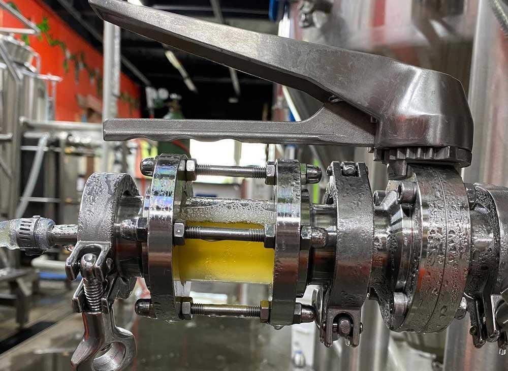 What Does a Sight Glass Do In a Craft Beer Brewing System?
